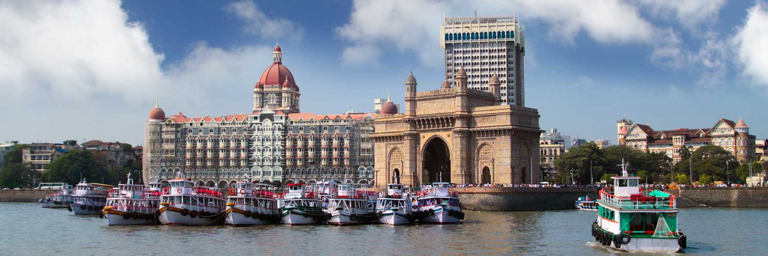  Cổng Ấn Độ nằm bên vịnh Front là điểm đến thu hút đông đảo du khách khi ghé thăm Mumbai 