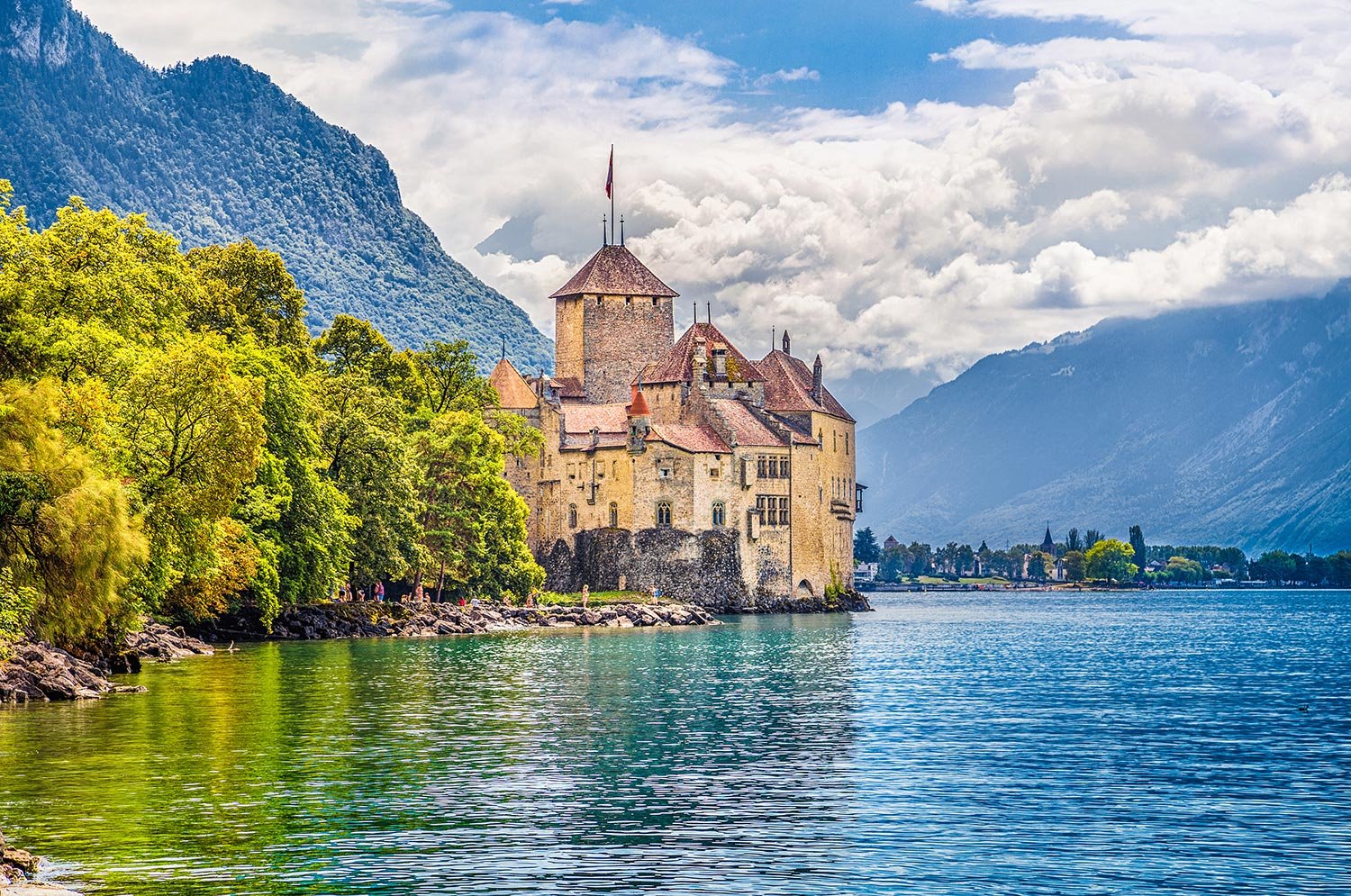 Chateau de Chillon, Lake Geneva, Switzerland скачать